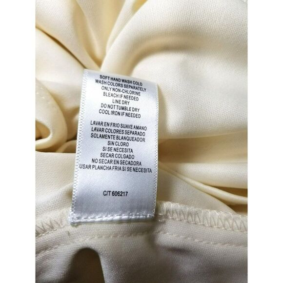 NWT ViVi By Violet Weekend Off the Shoulder Lace Dress Size S - Picture 5 of 6